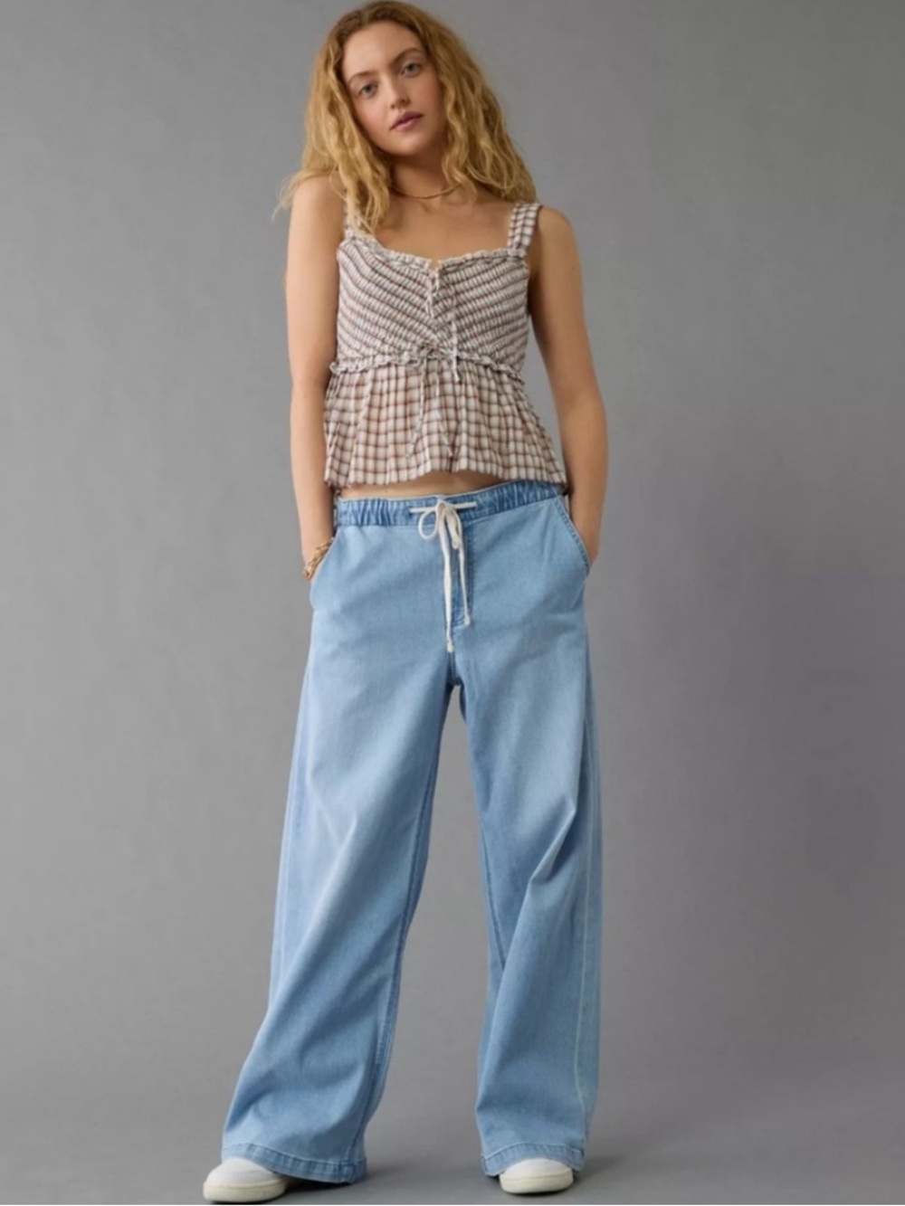American Eagle Dreamy Drape Low Rise Ultra Wide Leg Pull On Jean